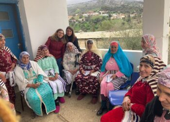 La Ruta De La Luz Revisa La Vista De Más De 590 Personas En Chefchaouen (Marruecos)