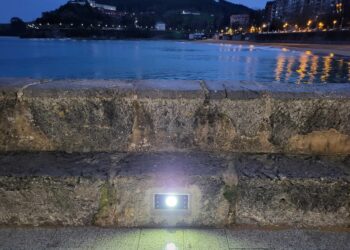 Las Luminarias Inalámbricas TESLEC Alumbran Los Puertos De Bizkaia